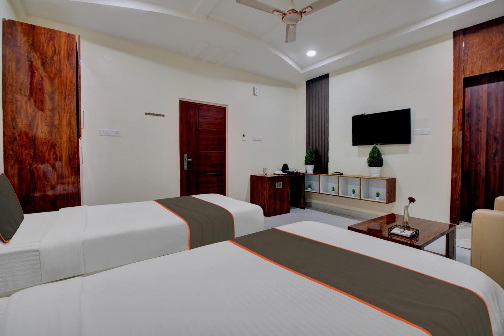 Collection O Hotel Mango Tree Khammam Экстерьер фото