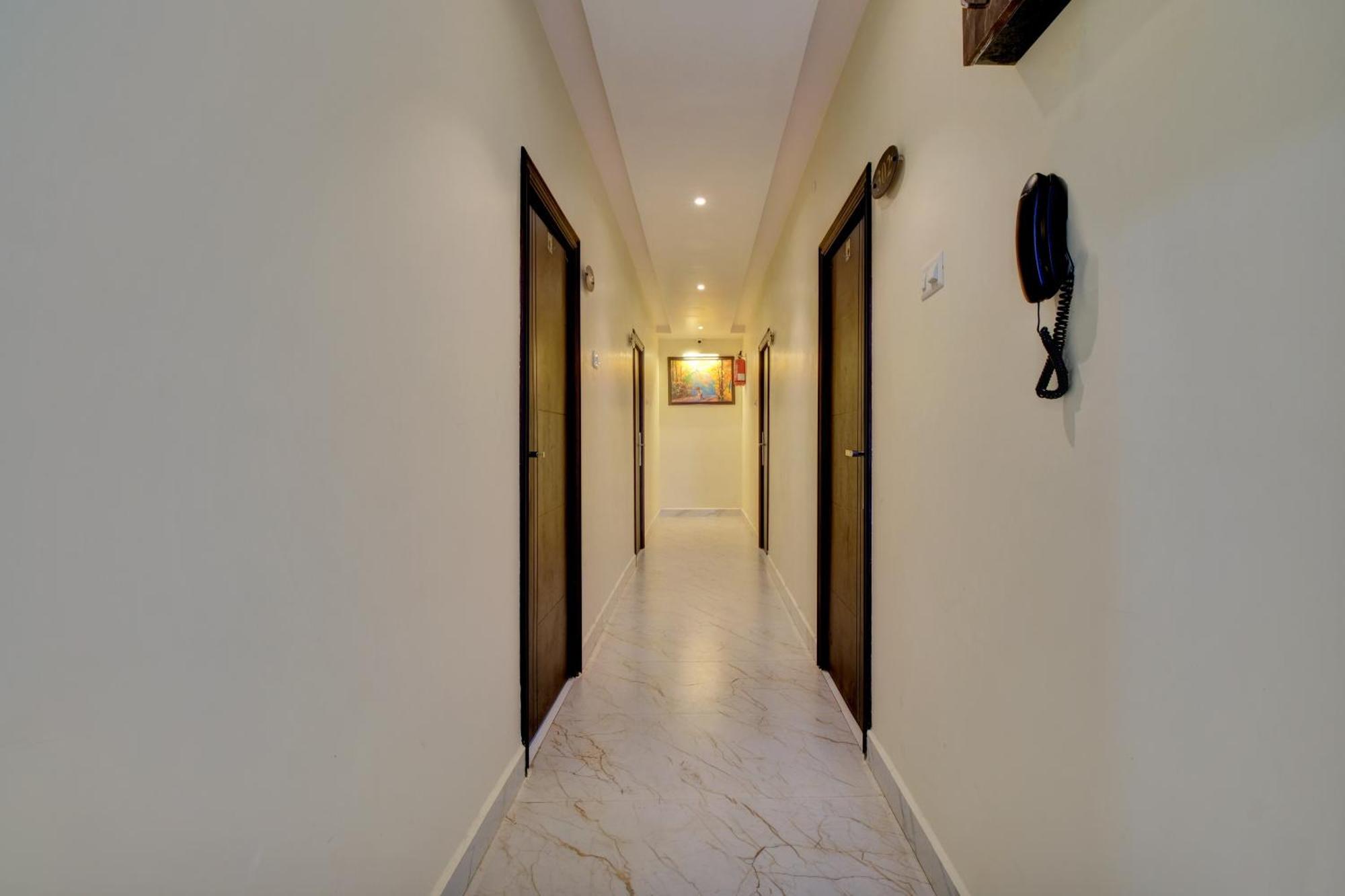 Collection O Hotel Mango Tree Khammam Экстерьер фото