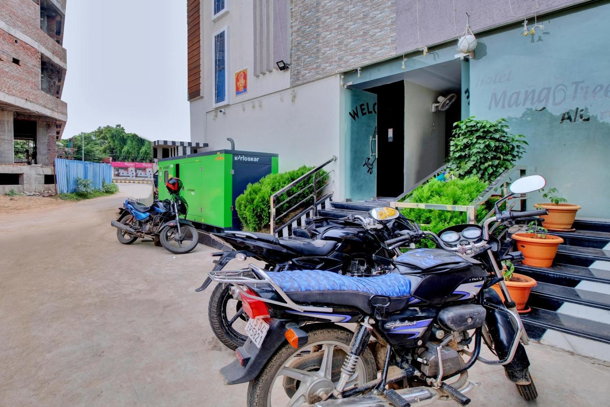 Collection O Hotel Mango Tree Khammam Экстерьер фото
