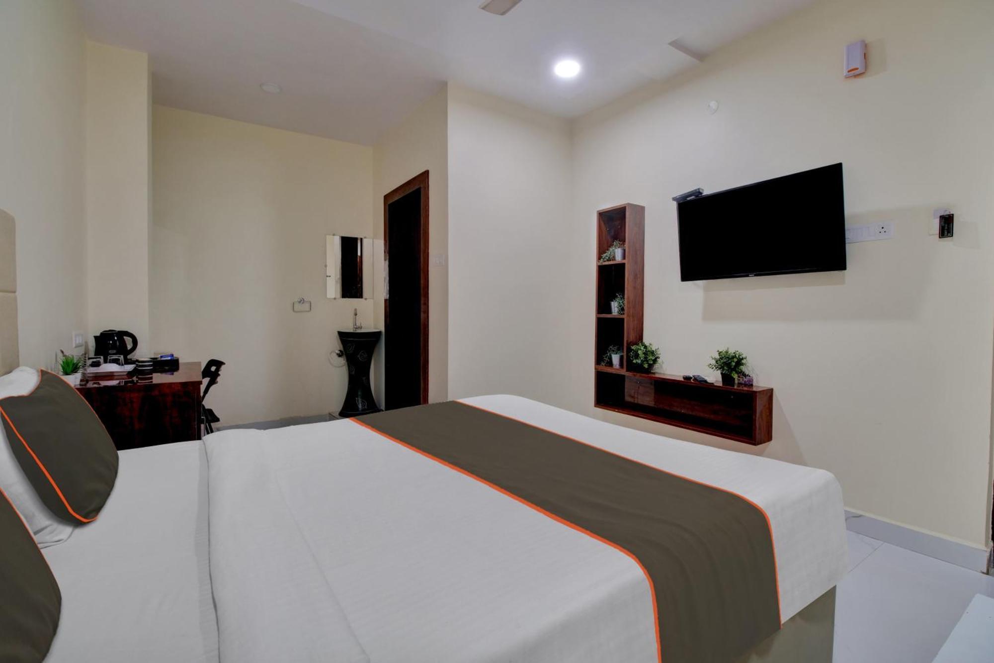 Collection O Hotel Mango Tree Khammam Экстерьер фото