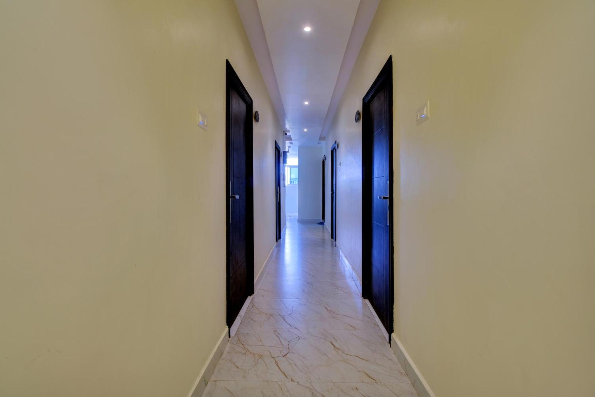 Collection O Hotel Mango Tree Khammam Экстерьер фото